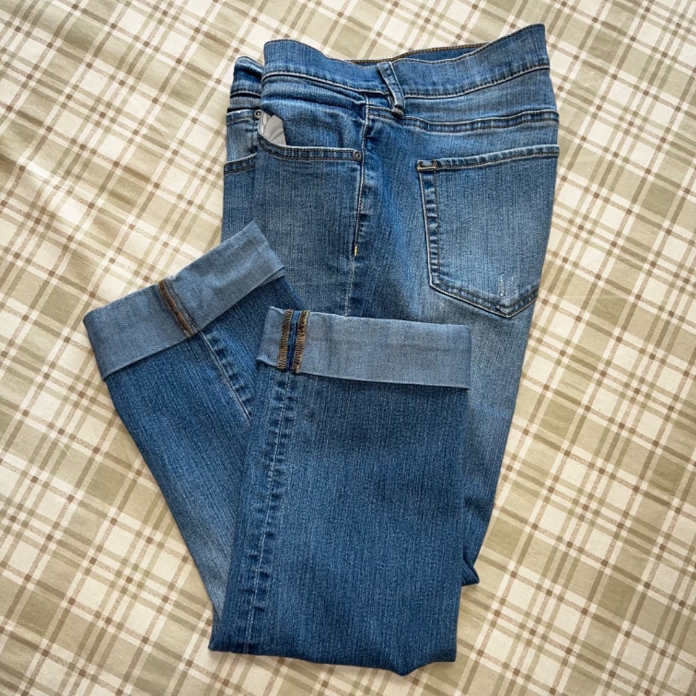 New York & Company Low Rise Stretch Crop Jean/Size 4